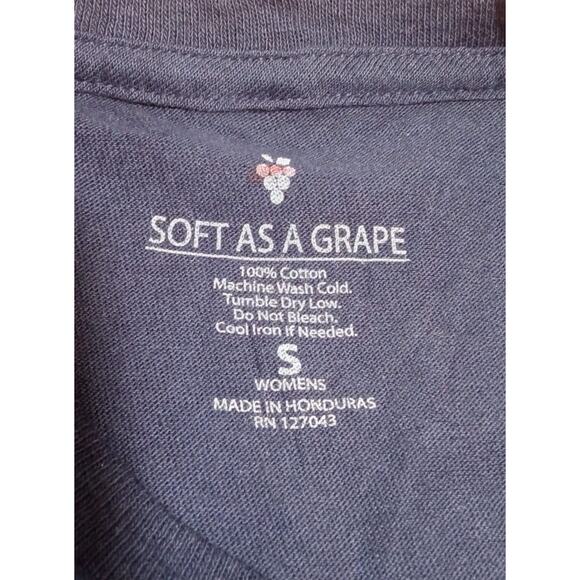 Soft As A Grape Women's T- Shirt Boston Red Sox Short Sleeve Blue Size Small - Picture 3 of 12